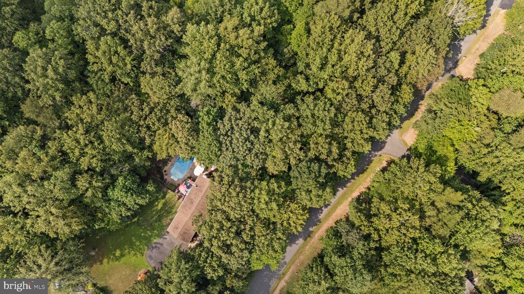 8228 Honeysuckle Rd