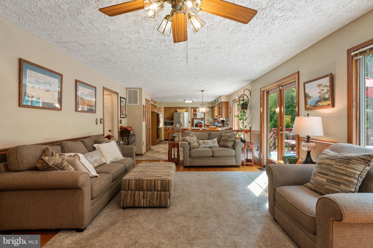 8228 Honeysuckle Rd