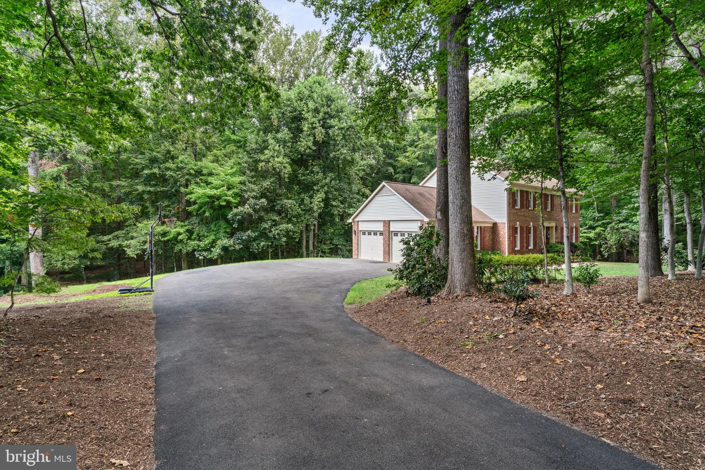 8228 Honeysuckle Rd
