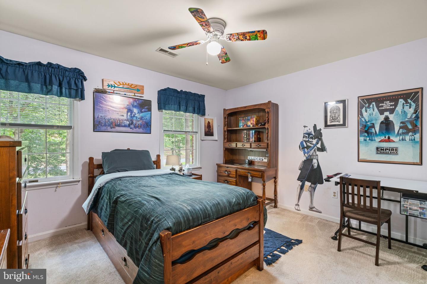 8228 Honeysuckle Rd