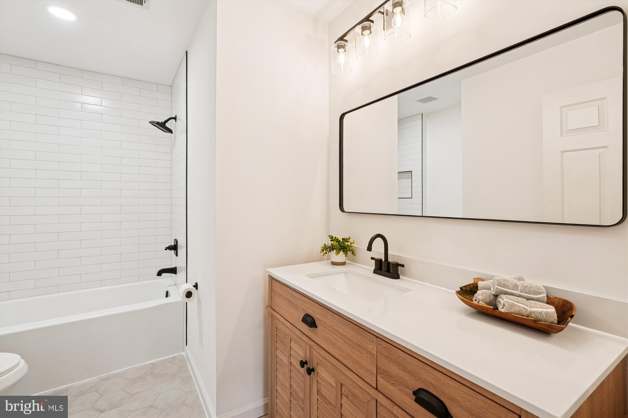 13235 AMBLEWOOD DRIVE