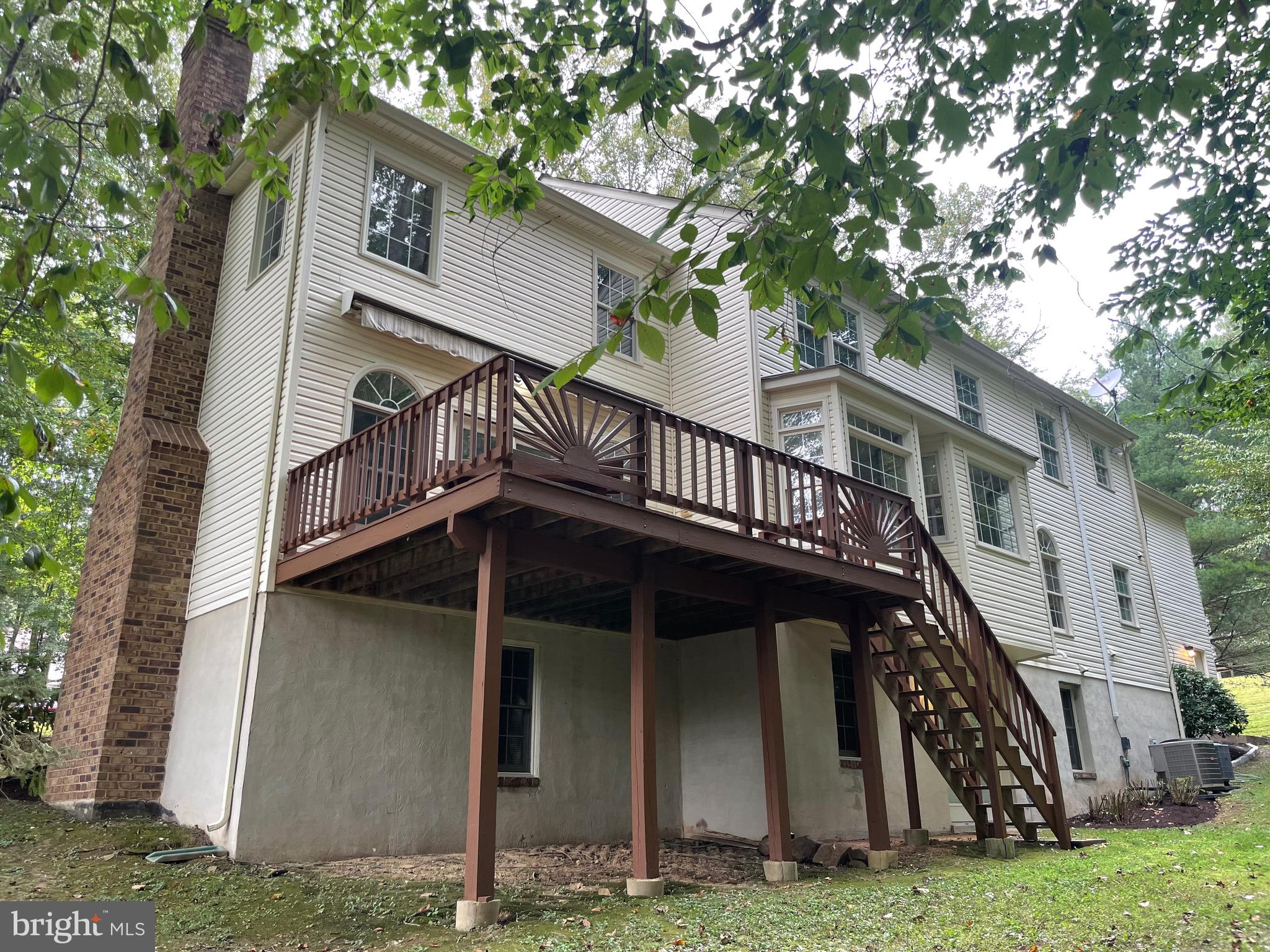 10201 LEATHERLEAF COURT