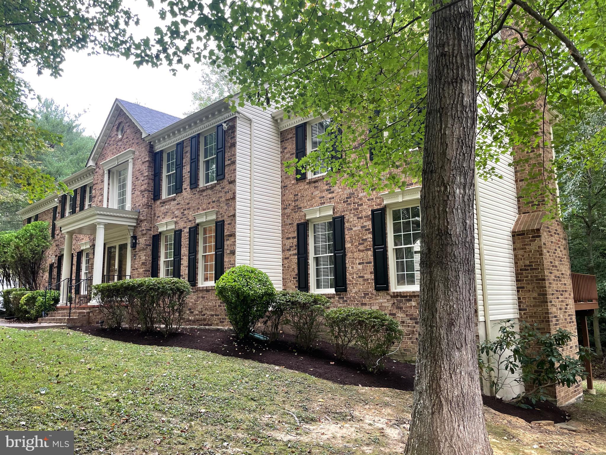 10201 LEATHERLEAF COURT