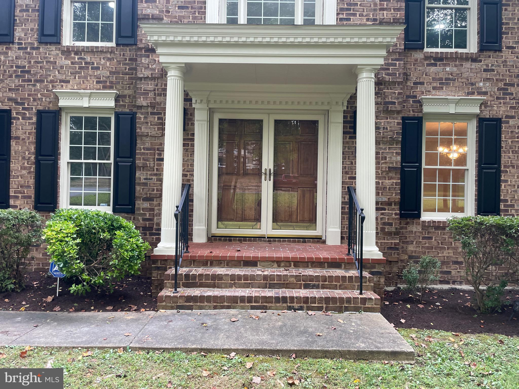 10201 LEATHERLEAF COURT