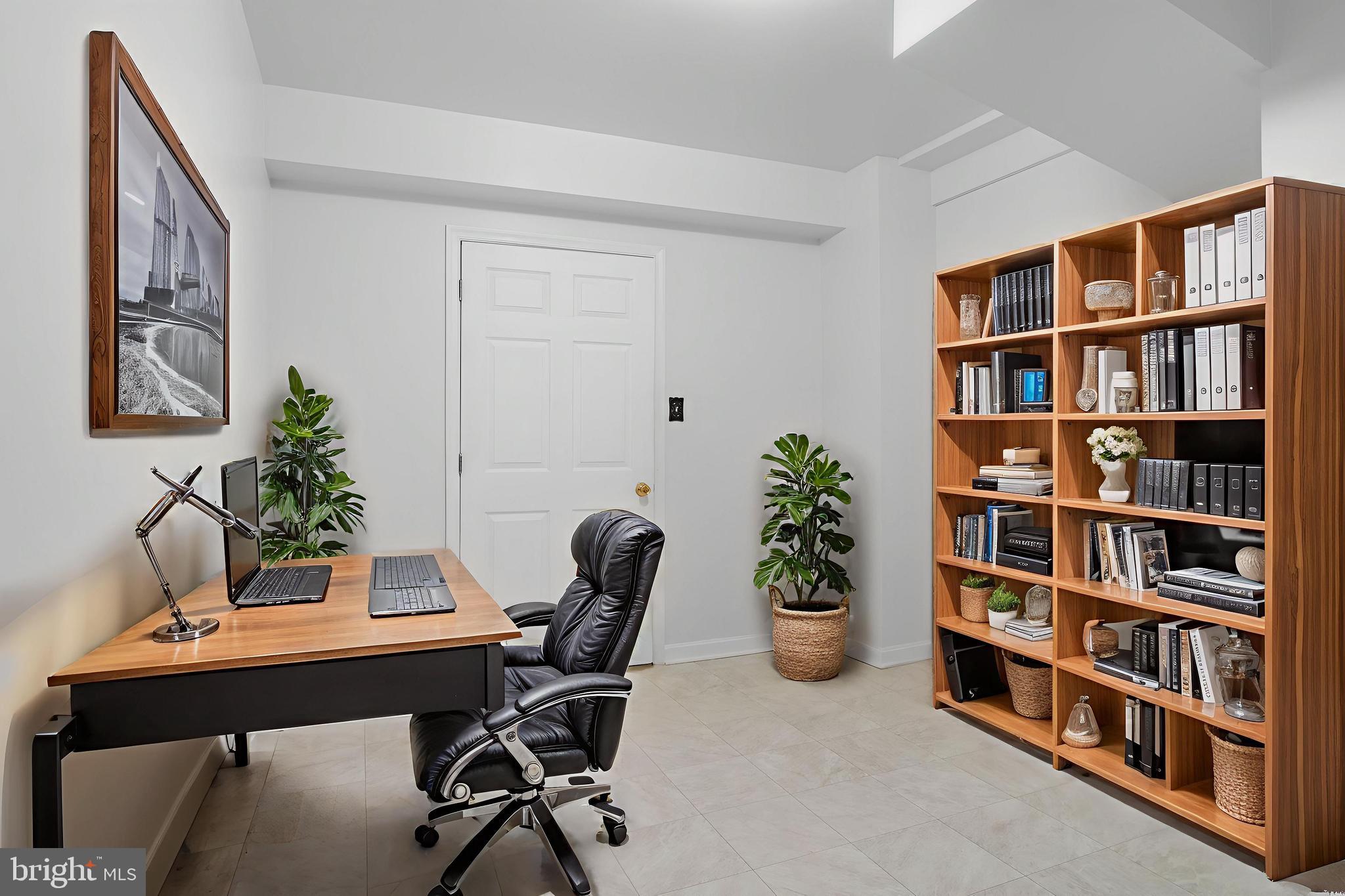 10201 LEATHERLEAF COURT