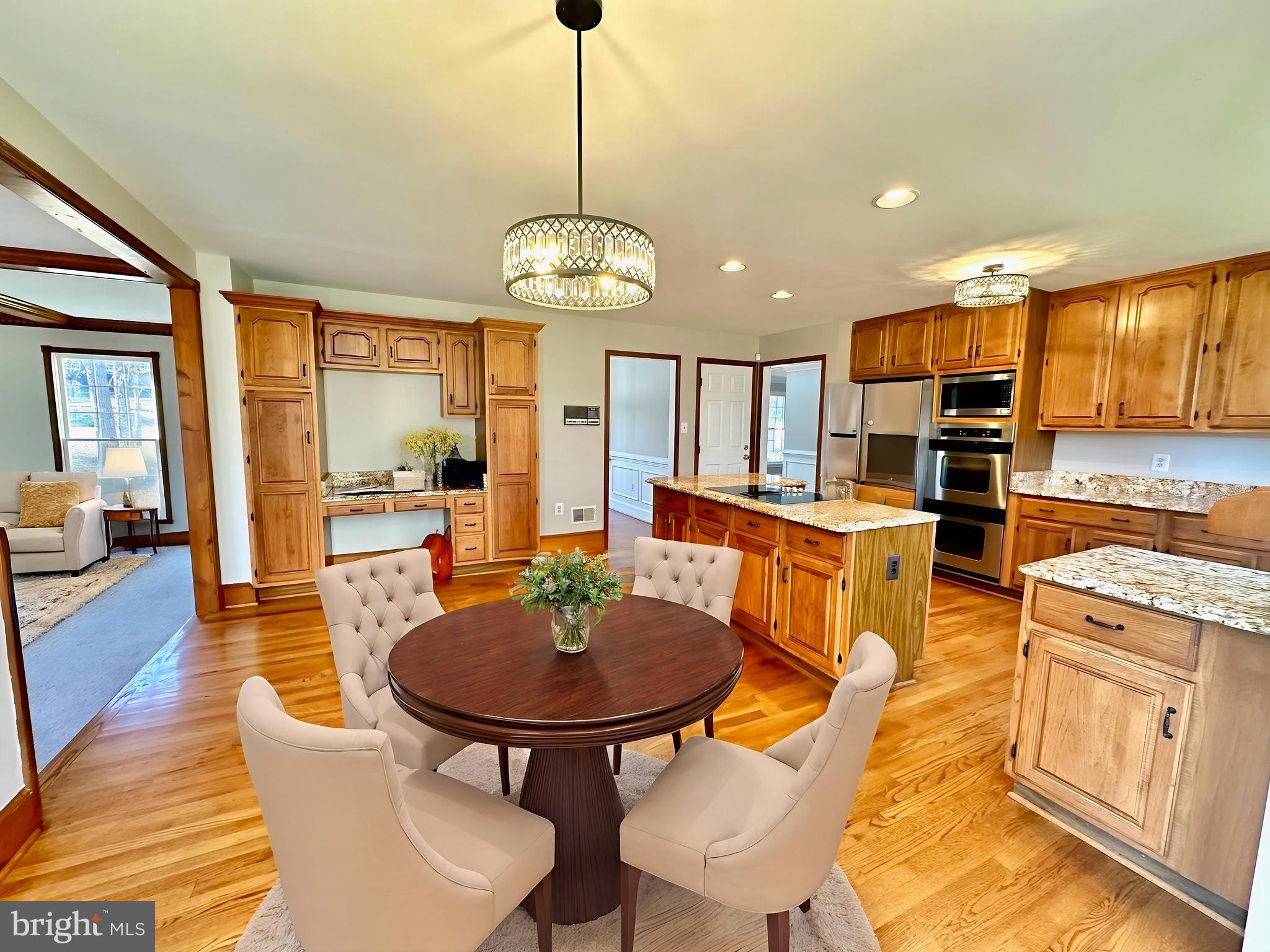 10201 LEATHERLEAF COURT