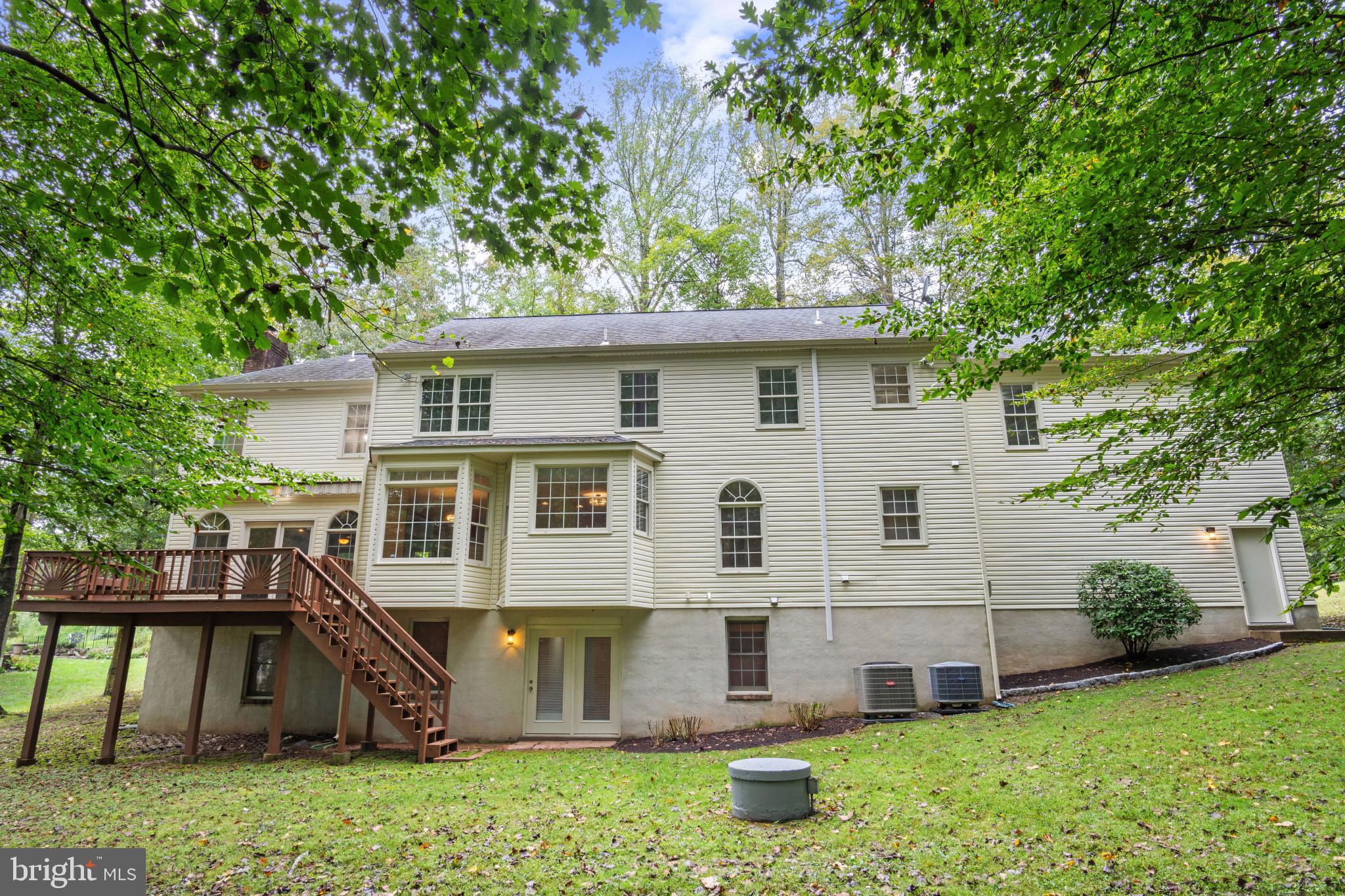 10201 LEATHERLEAF COURT