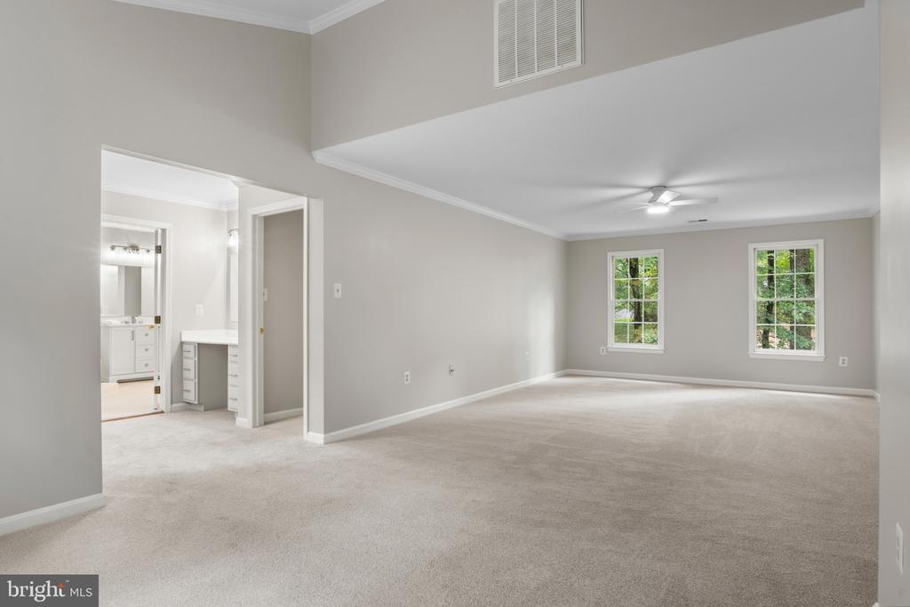 10201 LEATHERLEAF COURT