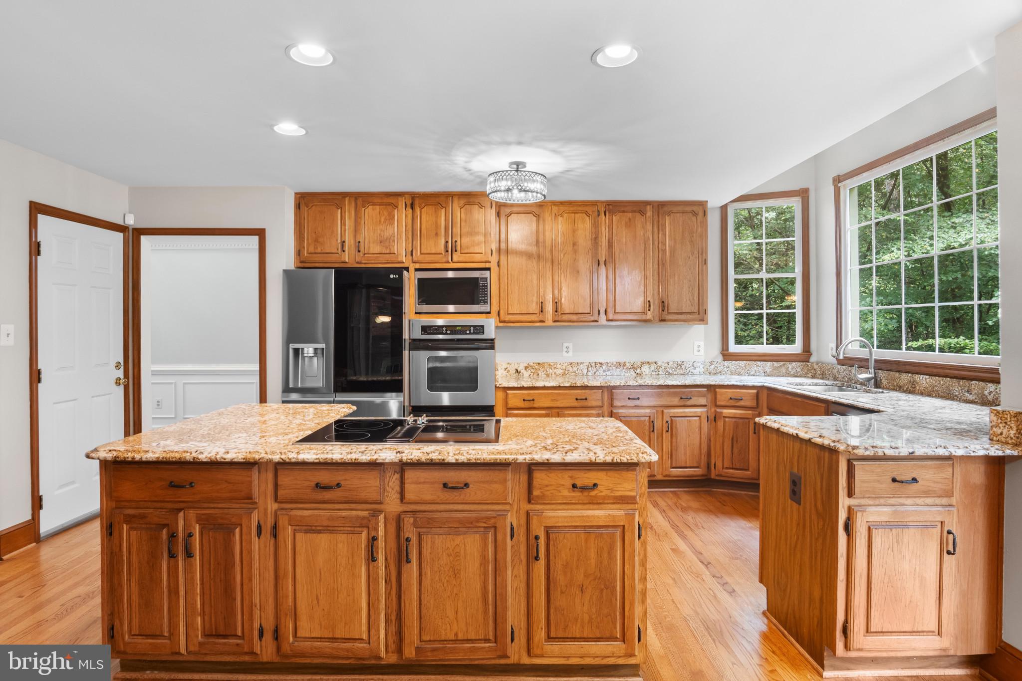 10201 LEATHERLEAF COURT