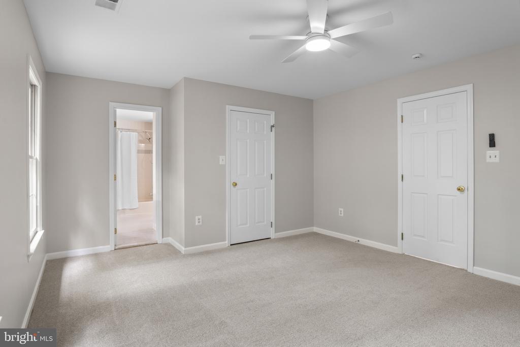 10201 LEATHERLEAF COURT