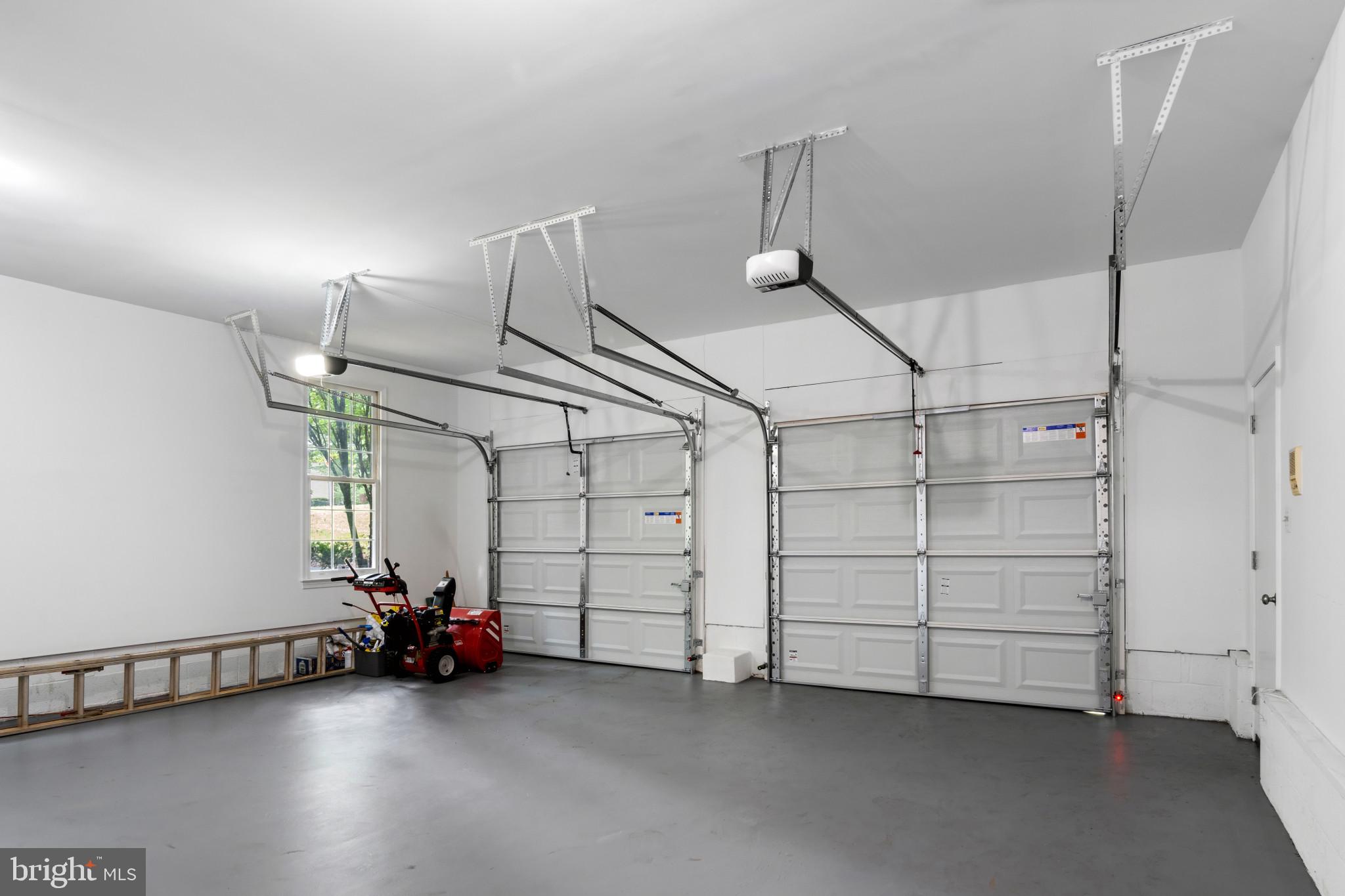 10201 LEATHERLEAF COURT