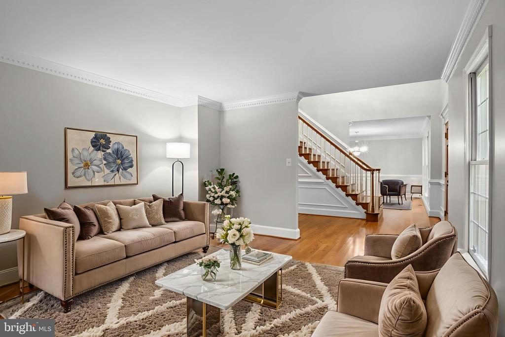 10201 LEATHERLEAF COURT