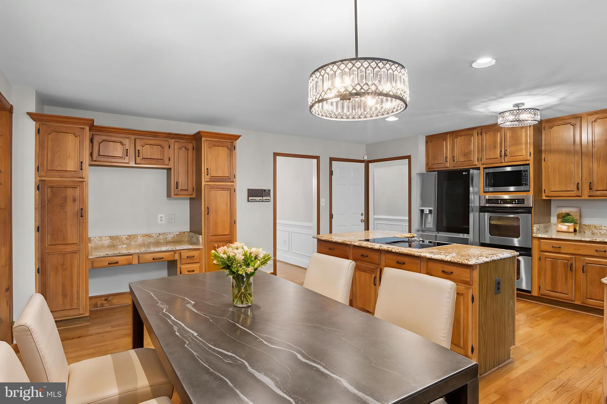 10201 LEATHERLEAF COURT