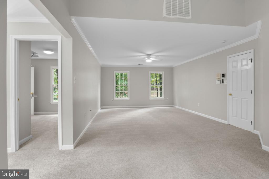 10201 LEATHERLEAF COURT