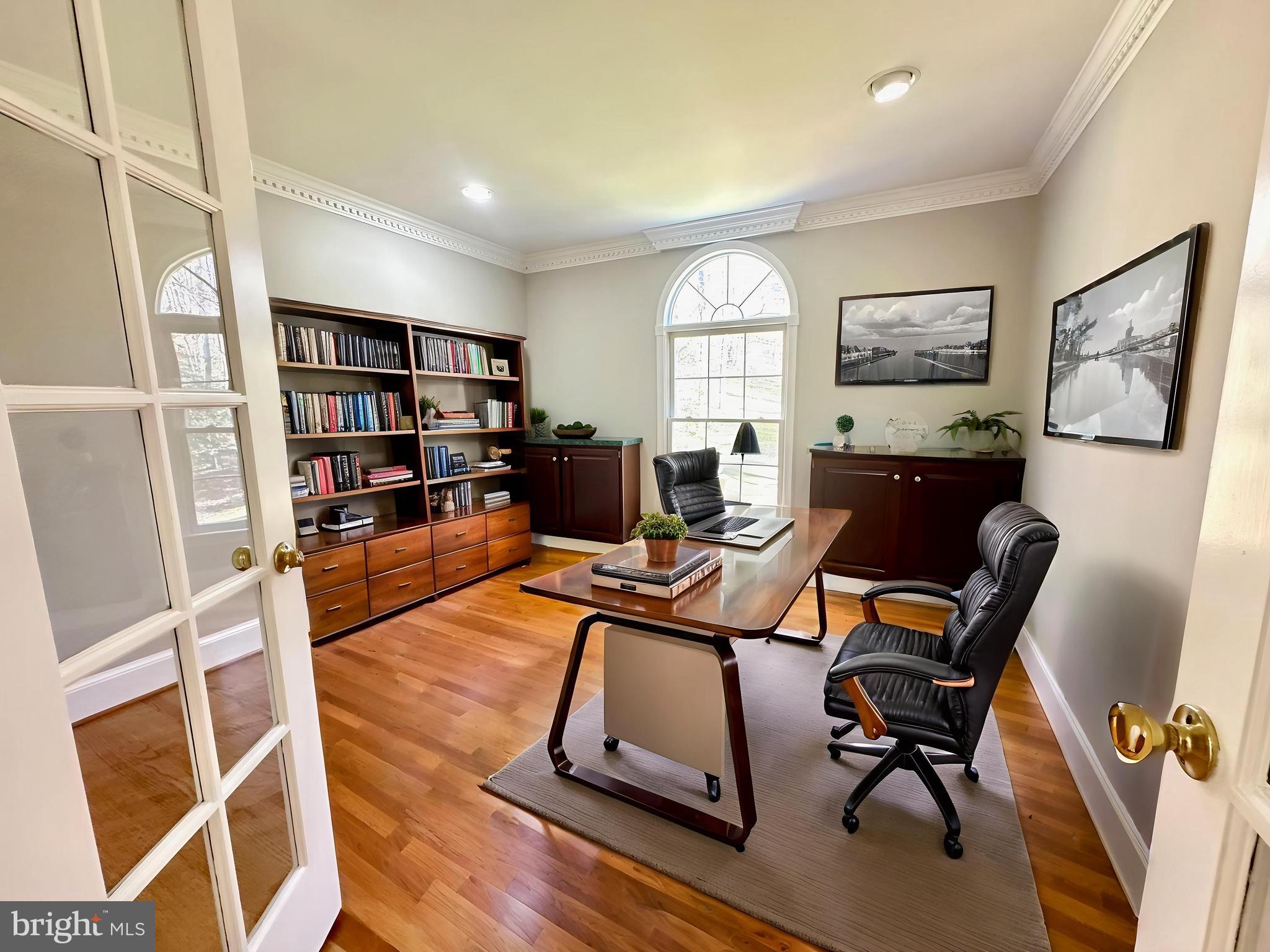 10201 LEATHERLEAF COURT