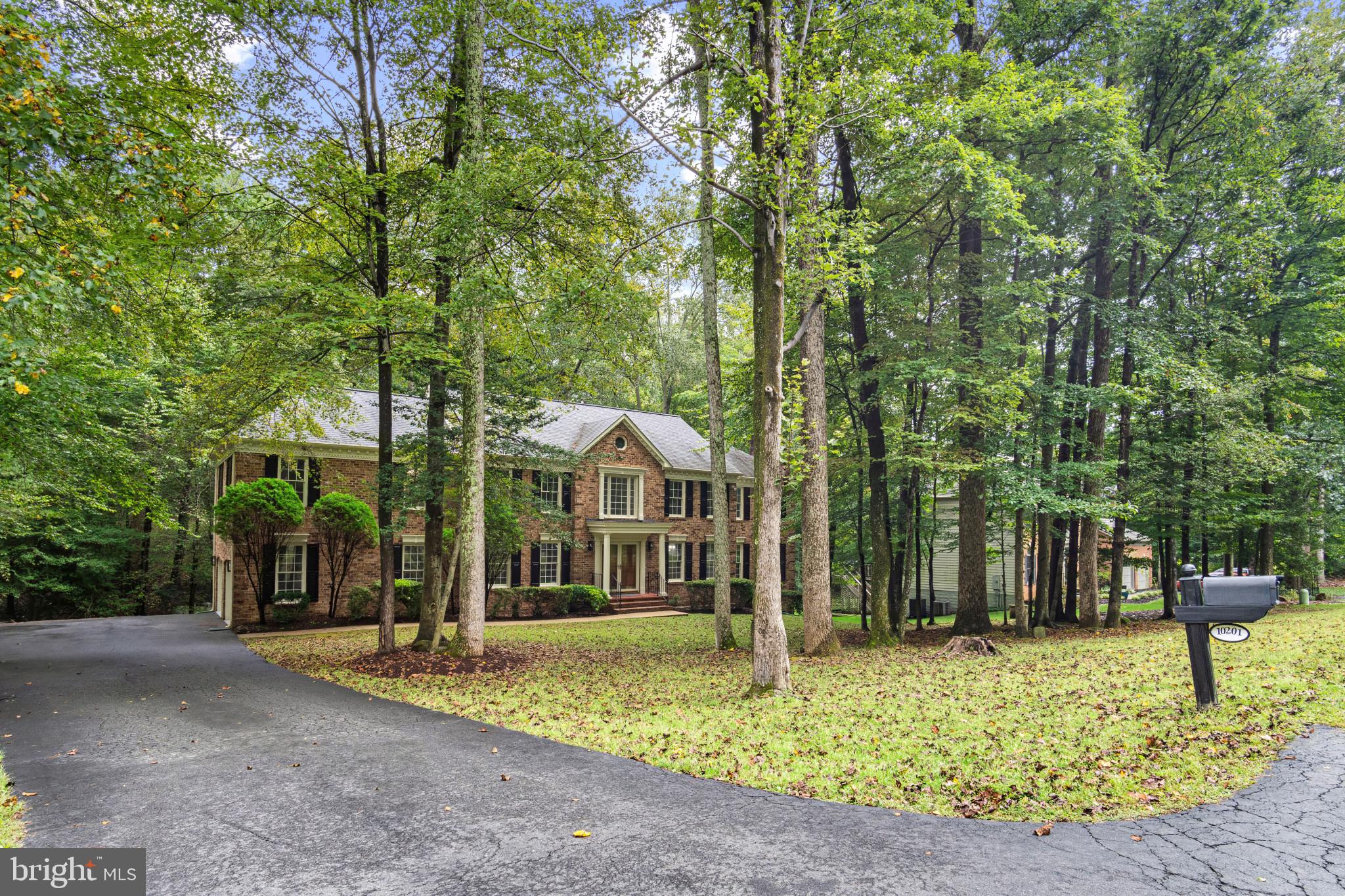 10201 LEATHERLEAF COURT