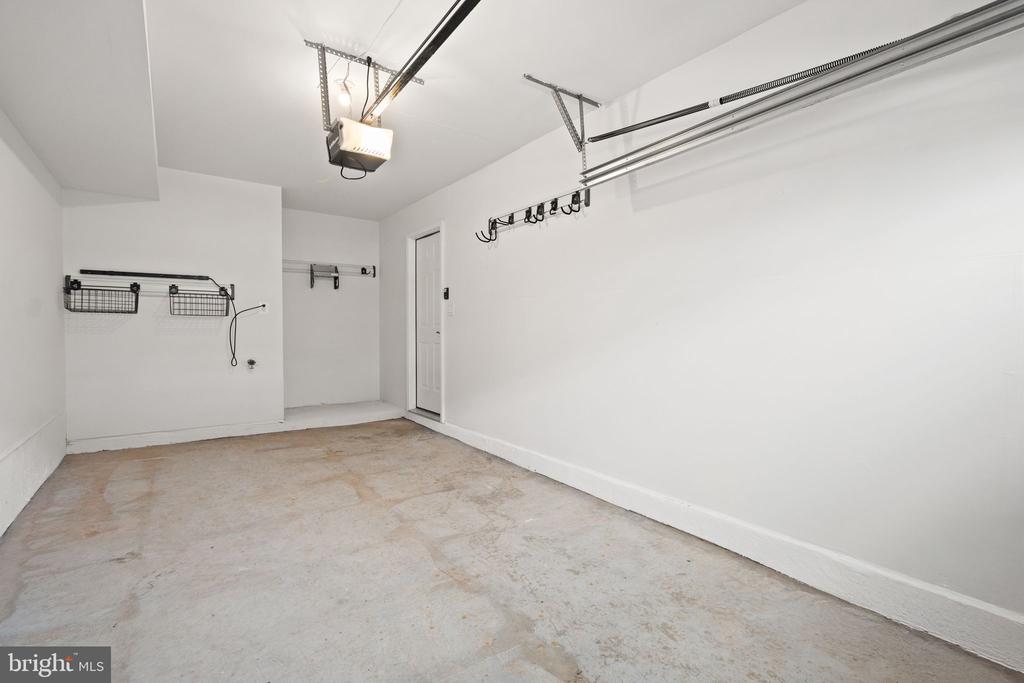 10511 HINTON WAY