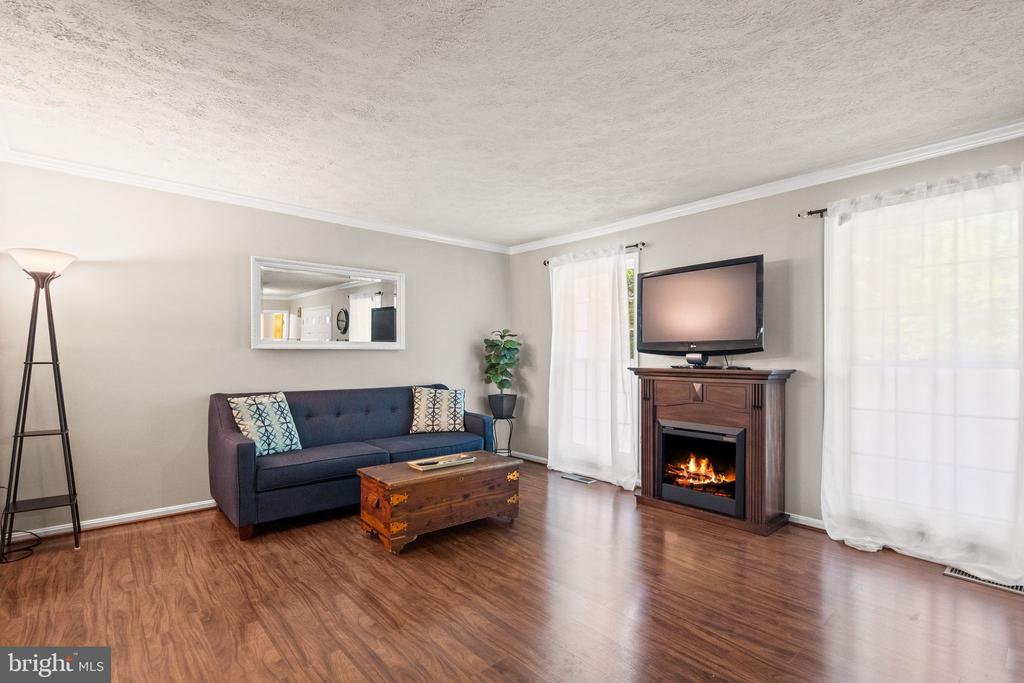 11913 FALLING CREEK DRIVE