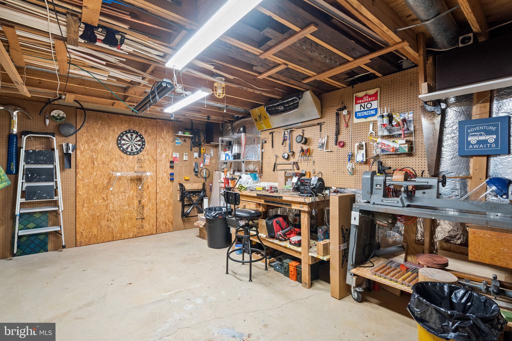 11913 FALLING CREEK DRIVE