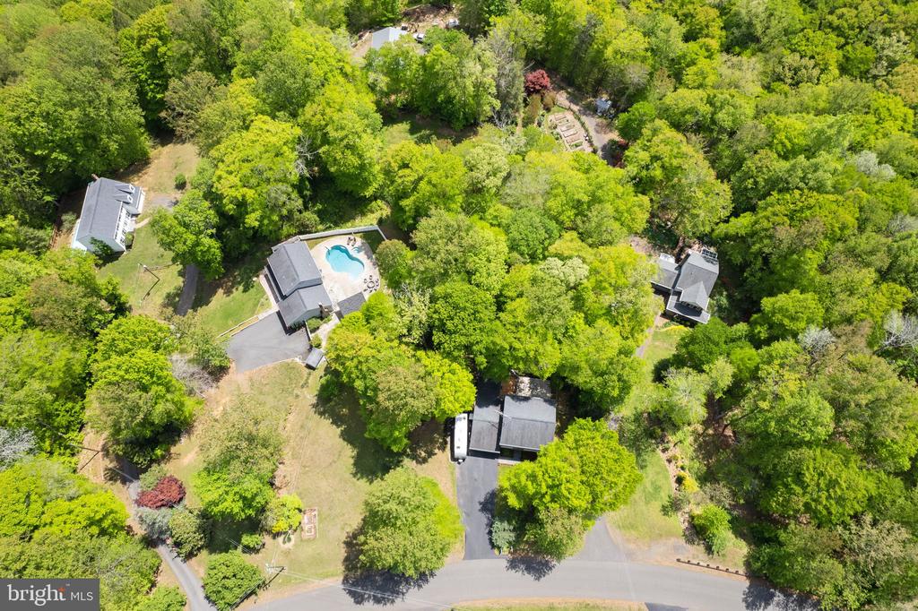 11913 FALLING CREEK DRIVE