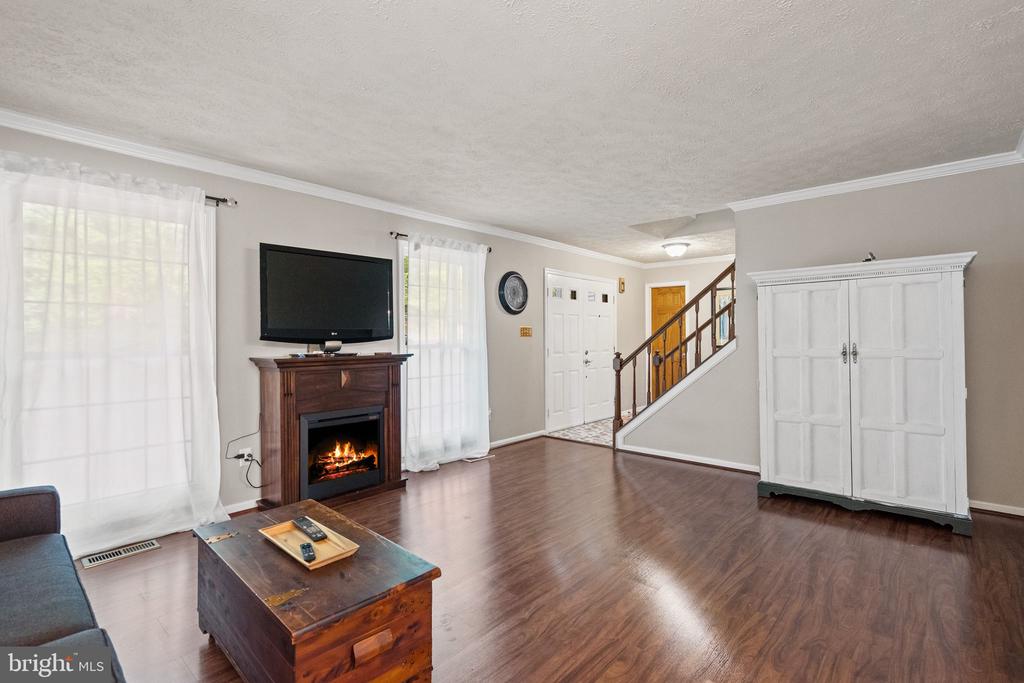 11913 FALLING CREEK DRIVE
