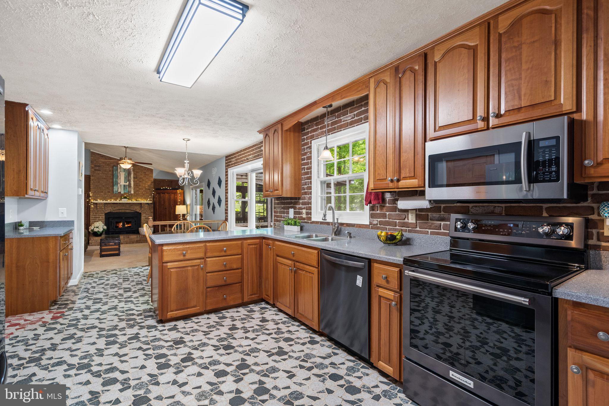 11913 FALLING CREEK DRIVE