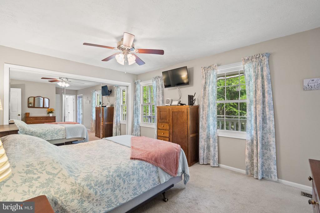 11913 FALLING CREEK DRIVE