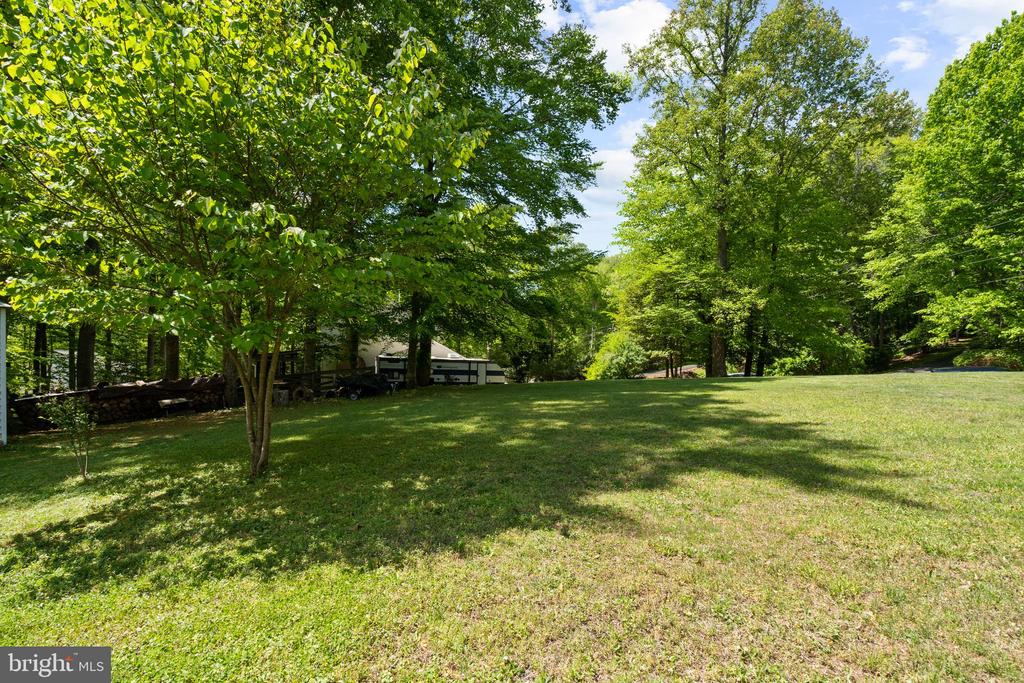 11913 FALLING CREEK DRIVE