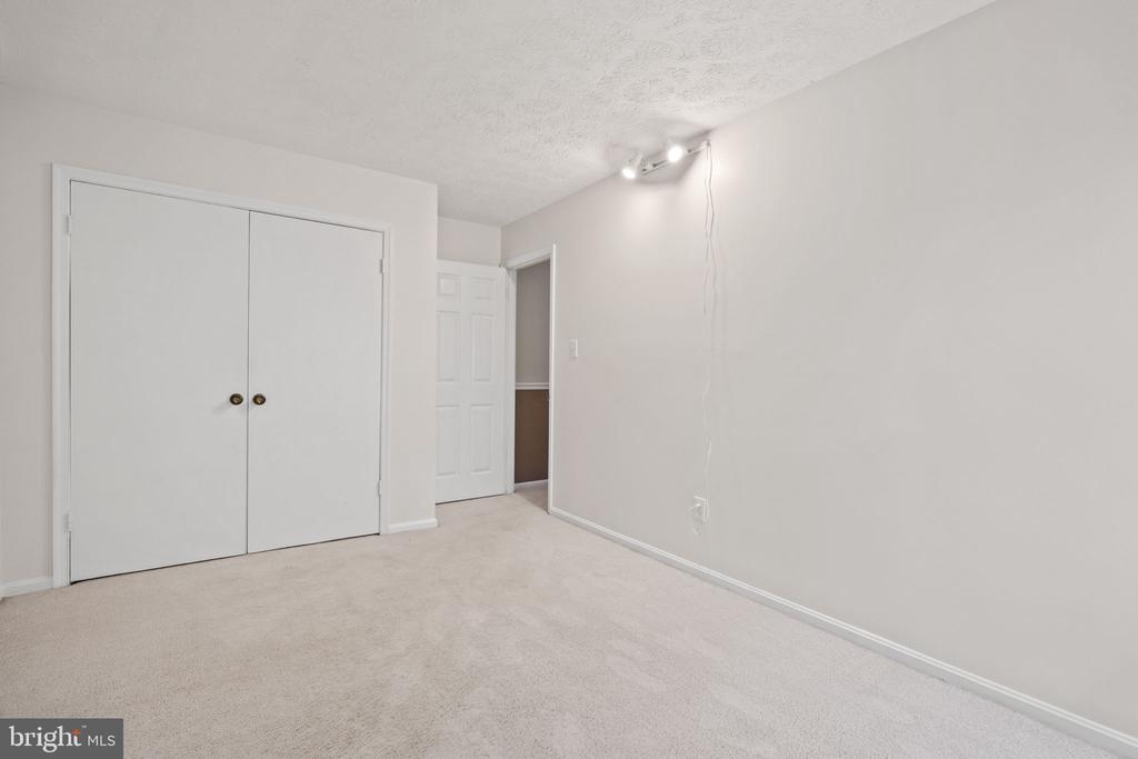 11913 FALLING CREEK DRIVE