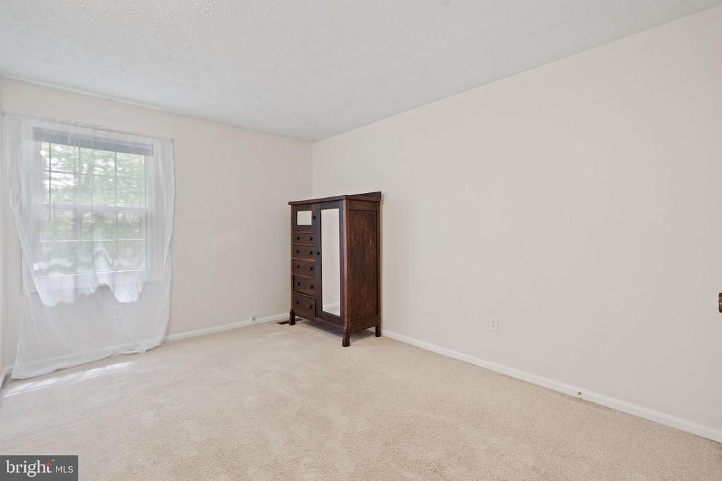 11913 FALLING CREEK DRIVE