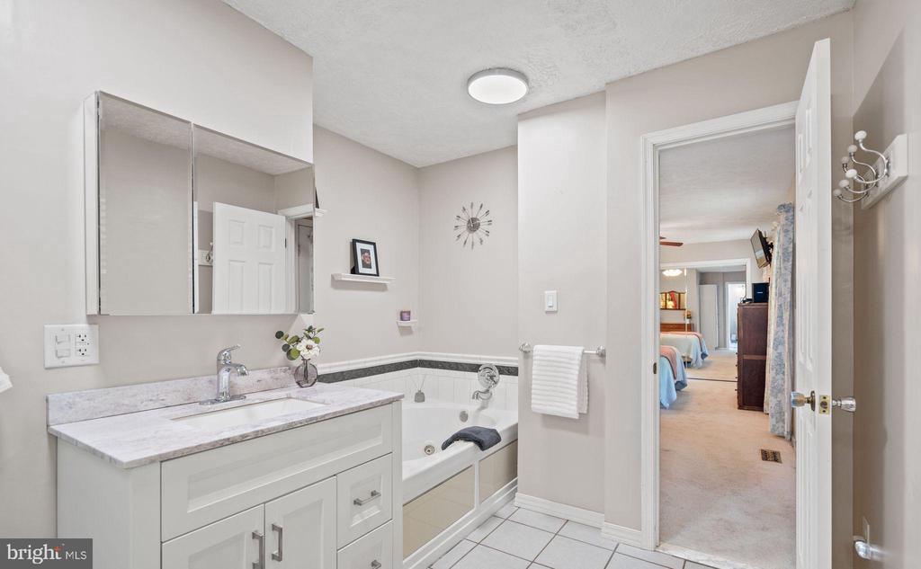 11913 FALLING CREEK DRIVE