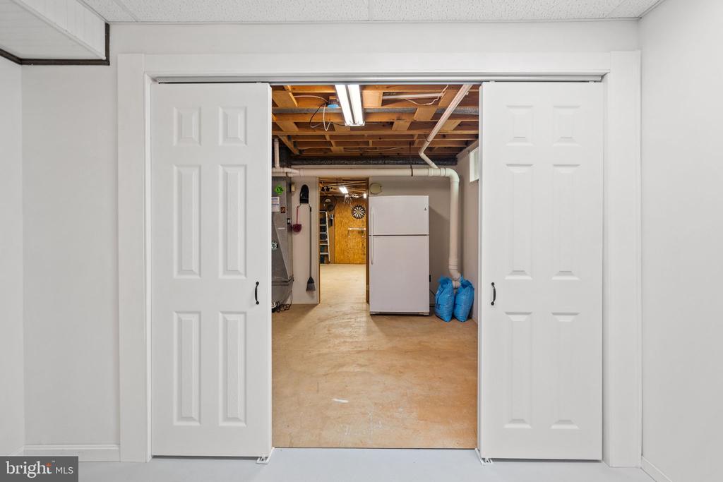 11913 FALLING CREEK DRIVE