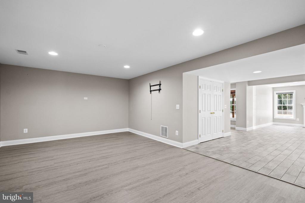 12923 CHAMPLAIN DRIVE