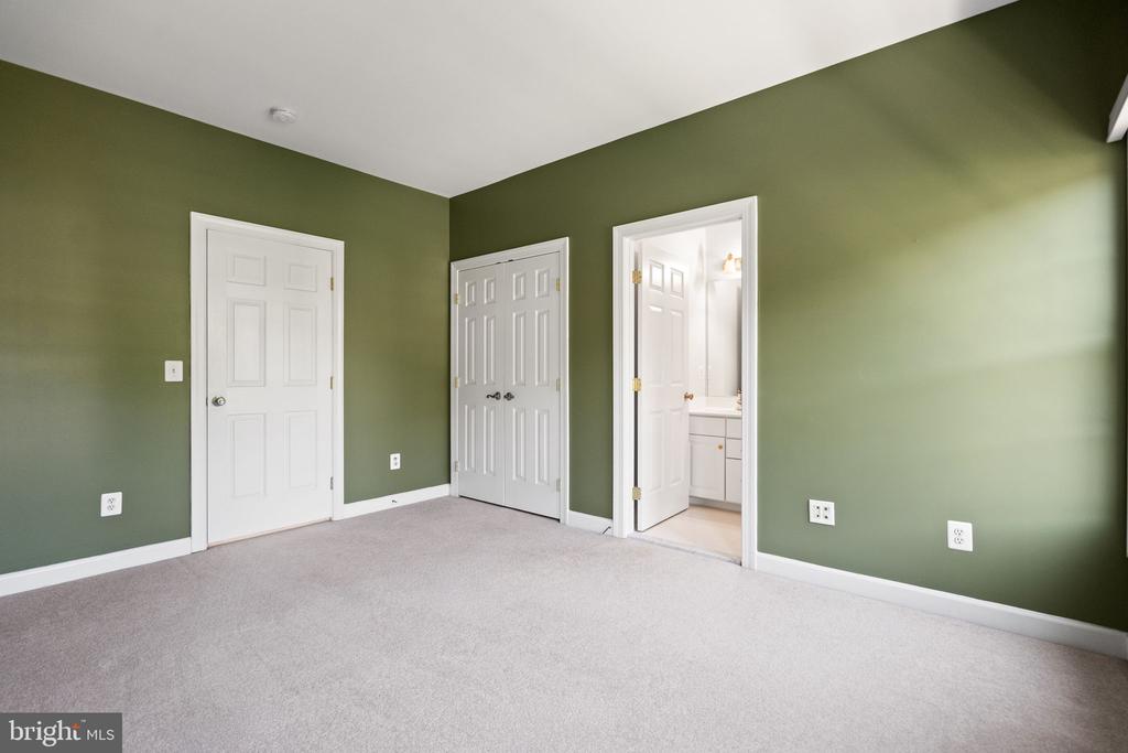 12923 CHAMPLAIN DRIVE