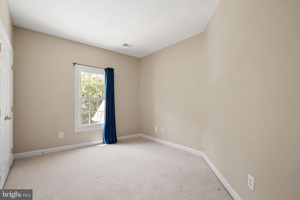 12923 CHAMPLAIN DRIVE