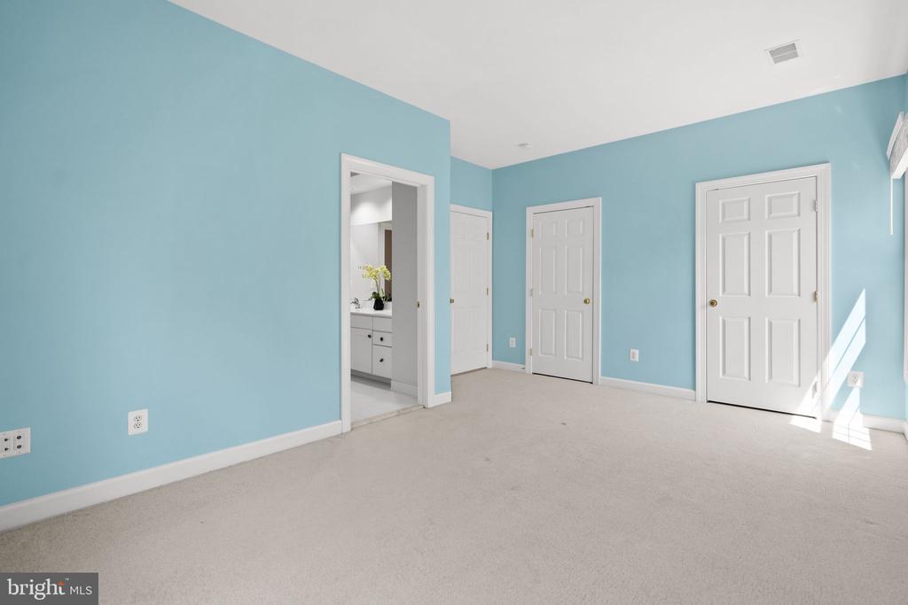 12923 CHAMPLAIN DRIVE