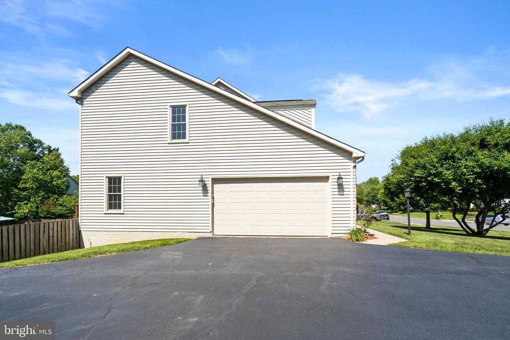 12923 CHAMPLAIN DRIVE