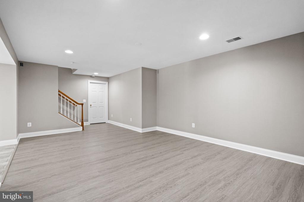 12923 CHAMPLAIN DRIVE
