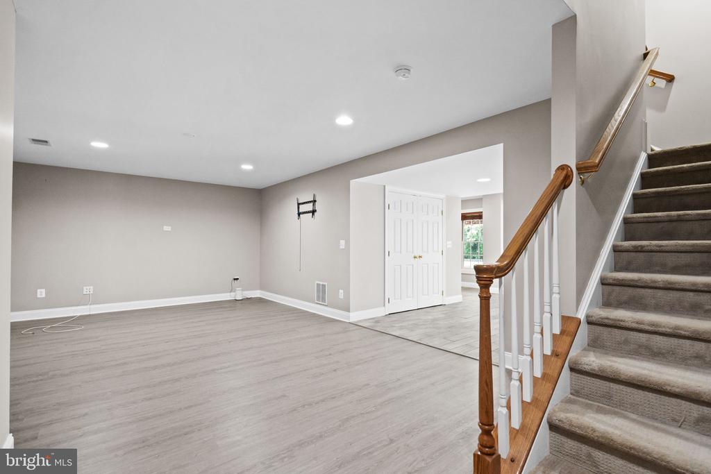 12923 CHAMPLAIN DRIVE