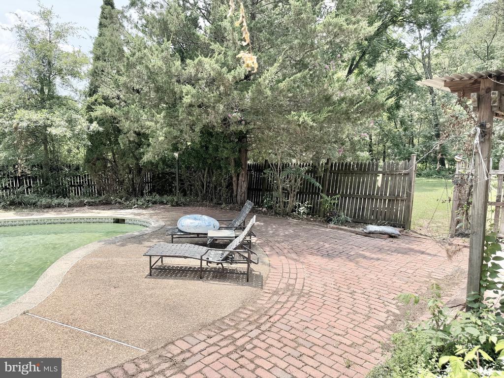 11107 BURWELL ROAD