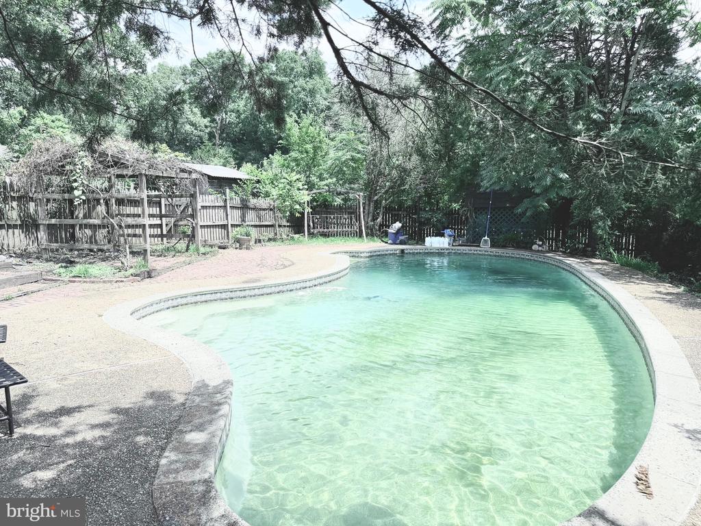 11107 BURWELL ROAD