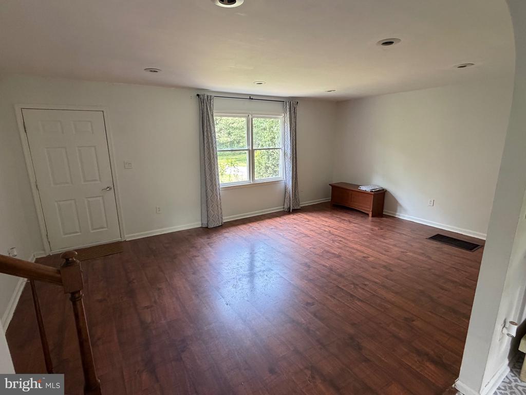 11107 BURWELL ROAD