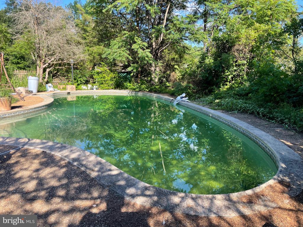 11107 BURWELL ROAD