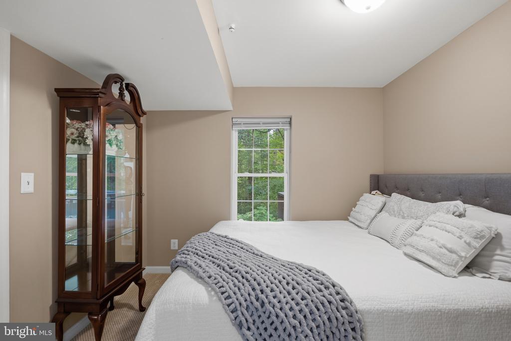 3079 FENNEGAN COURT