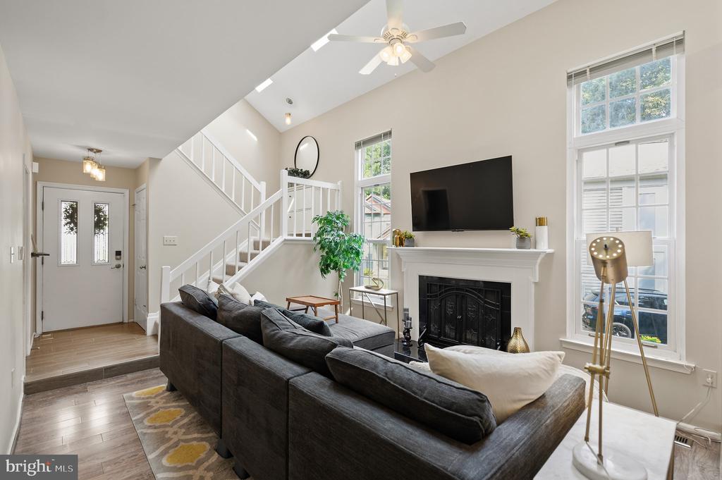 3079 FENNEGAN COURT
