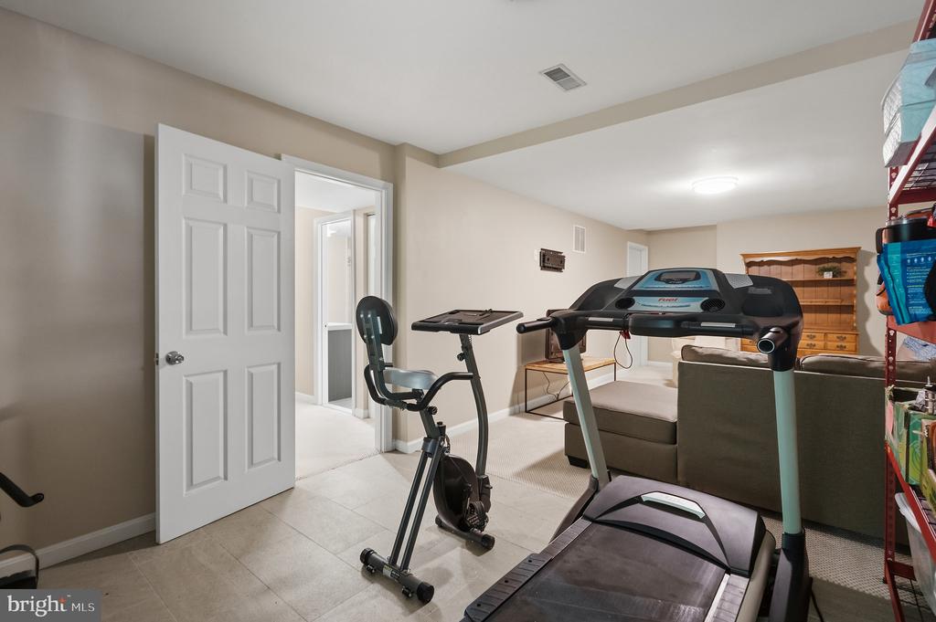 3079 FENNEGAN COURT