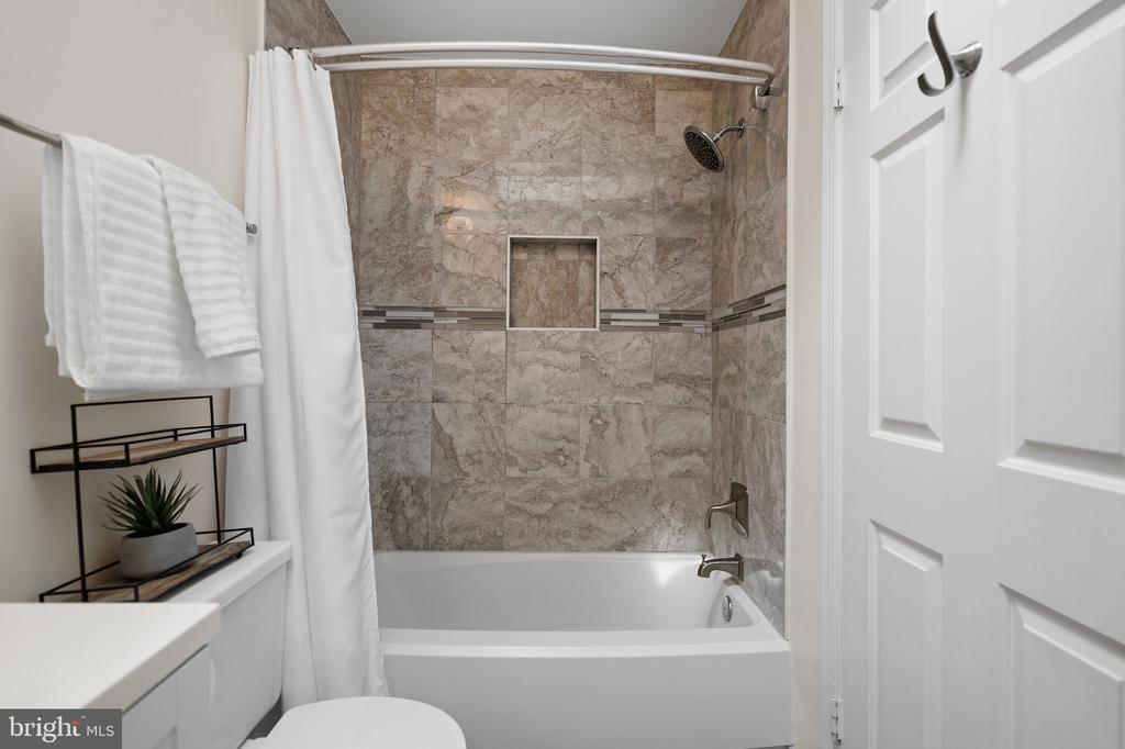3079 FENNEGAN COURT