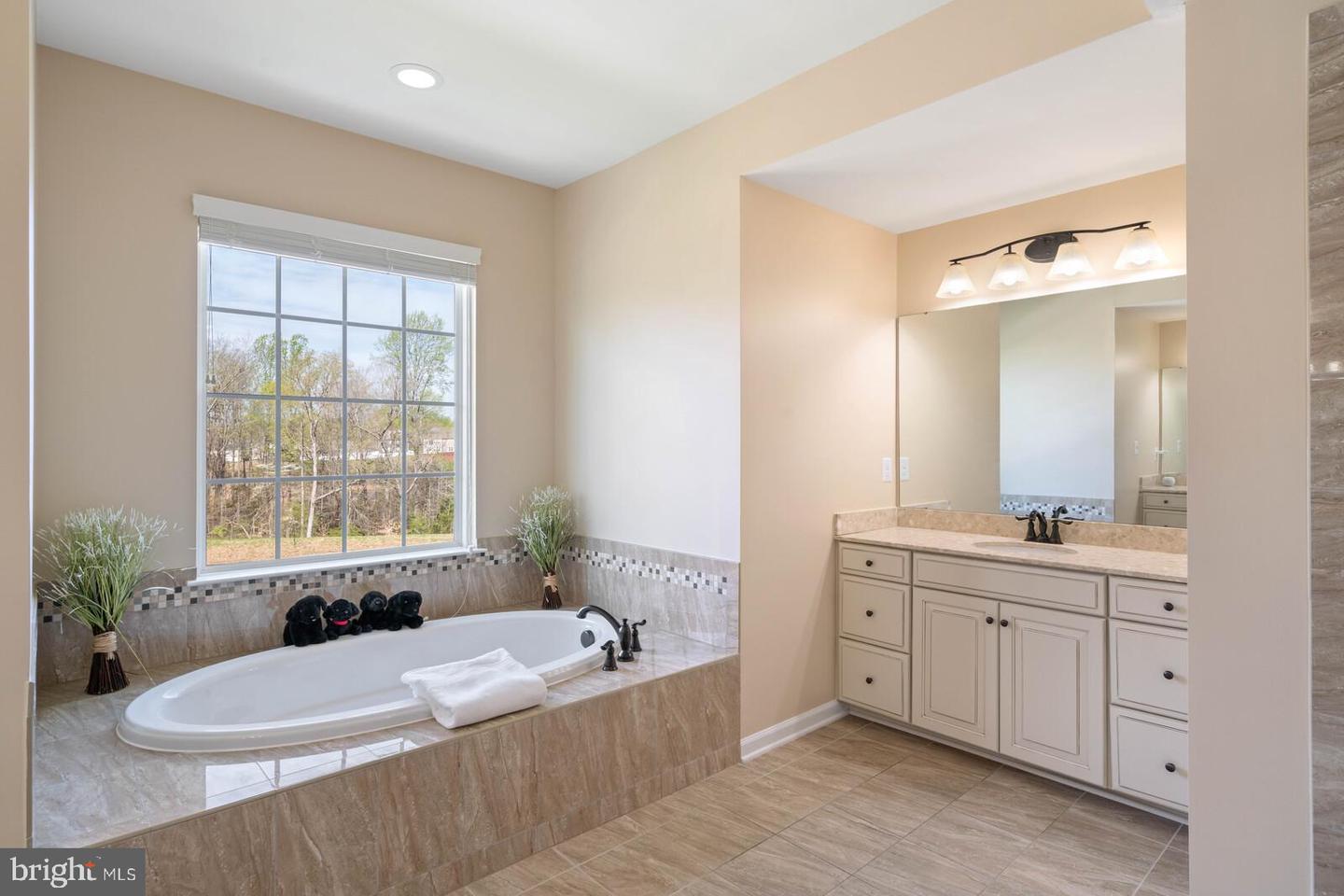 33 Liberty Knolls Dr