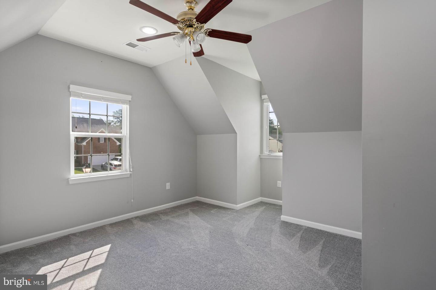 33 Liberty Knolls Dr