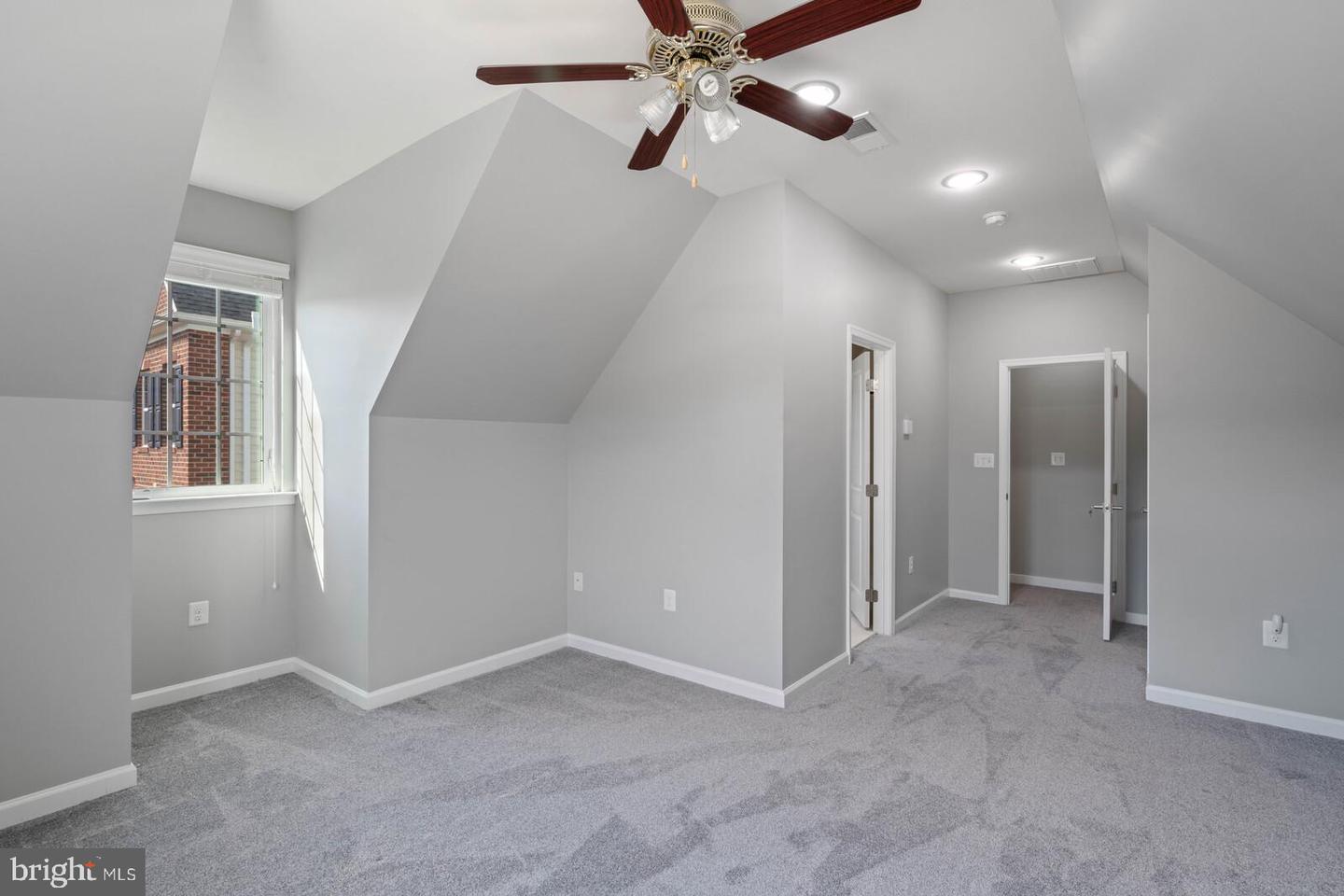 33 Liberty Knolls Dr